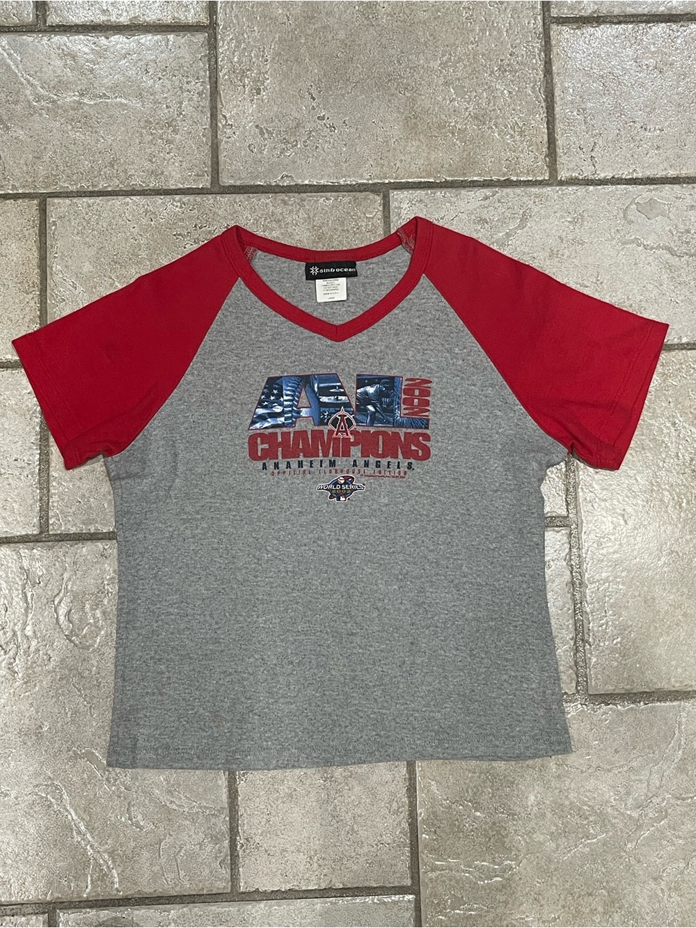 Anaheim Angels Gray & Red Womens Tee with 'Champions' Graphic 2002 Lg